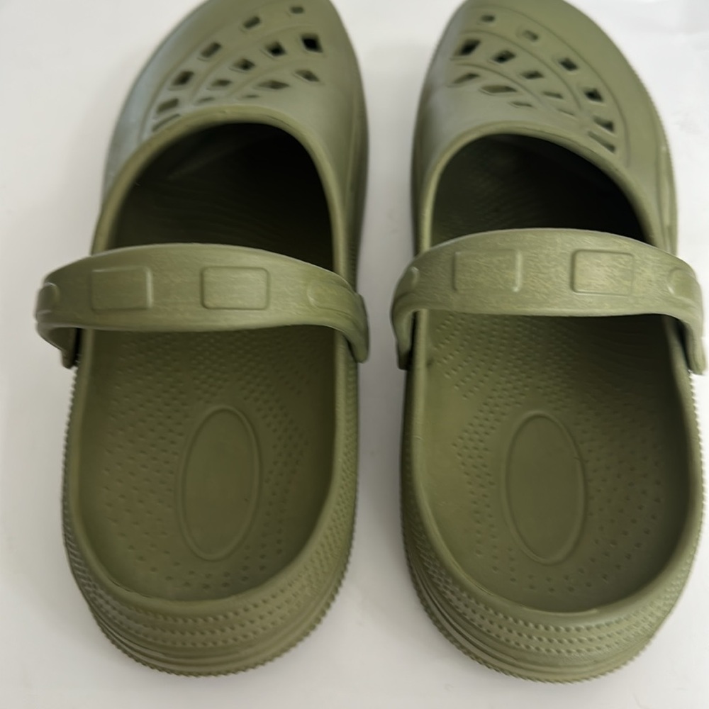 Olive Green Clogs Size 12/13 Slip On Mules Back Strap Lightweight - Picture 7 of 9
